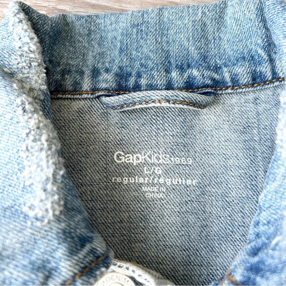 Kids Gap Asymmetrical Patchwork Distressed Jean Trucker Jacket - Picture 9 of 14